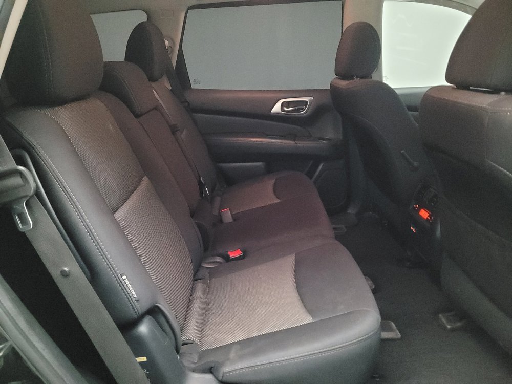 Used 2020 Nissan Pathfinder S FWD image 19