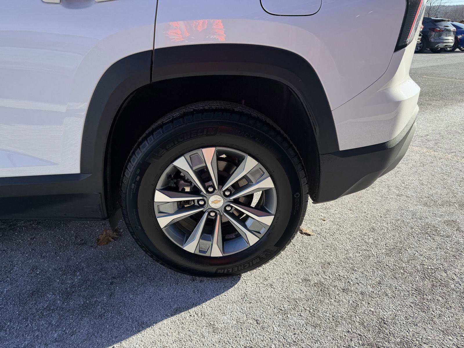 Used 2025 Chevrolet Equinox LT image 4