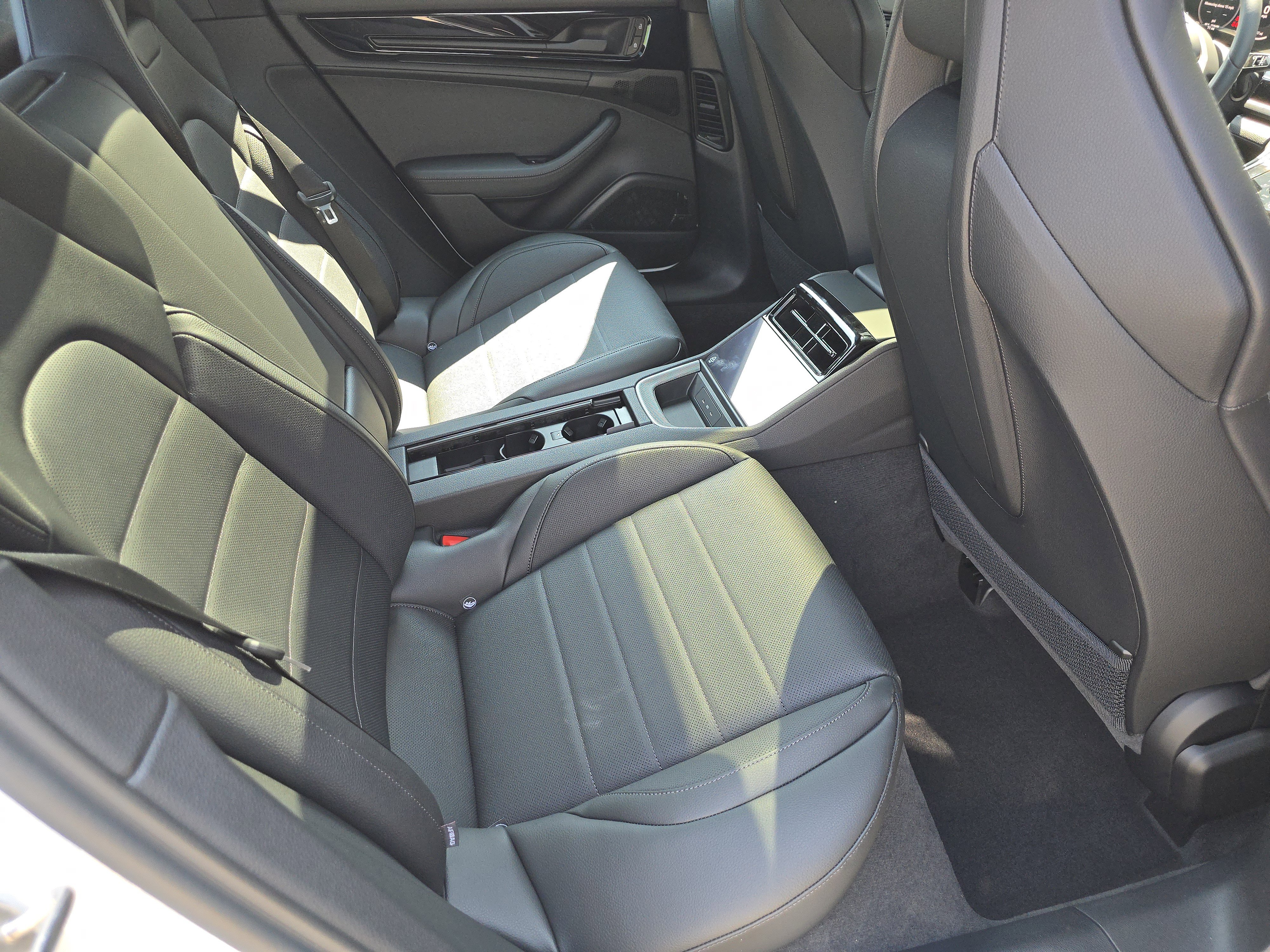 New 2025 Porsche Panamera 4 image 15