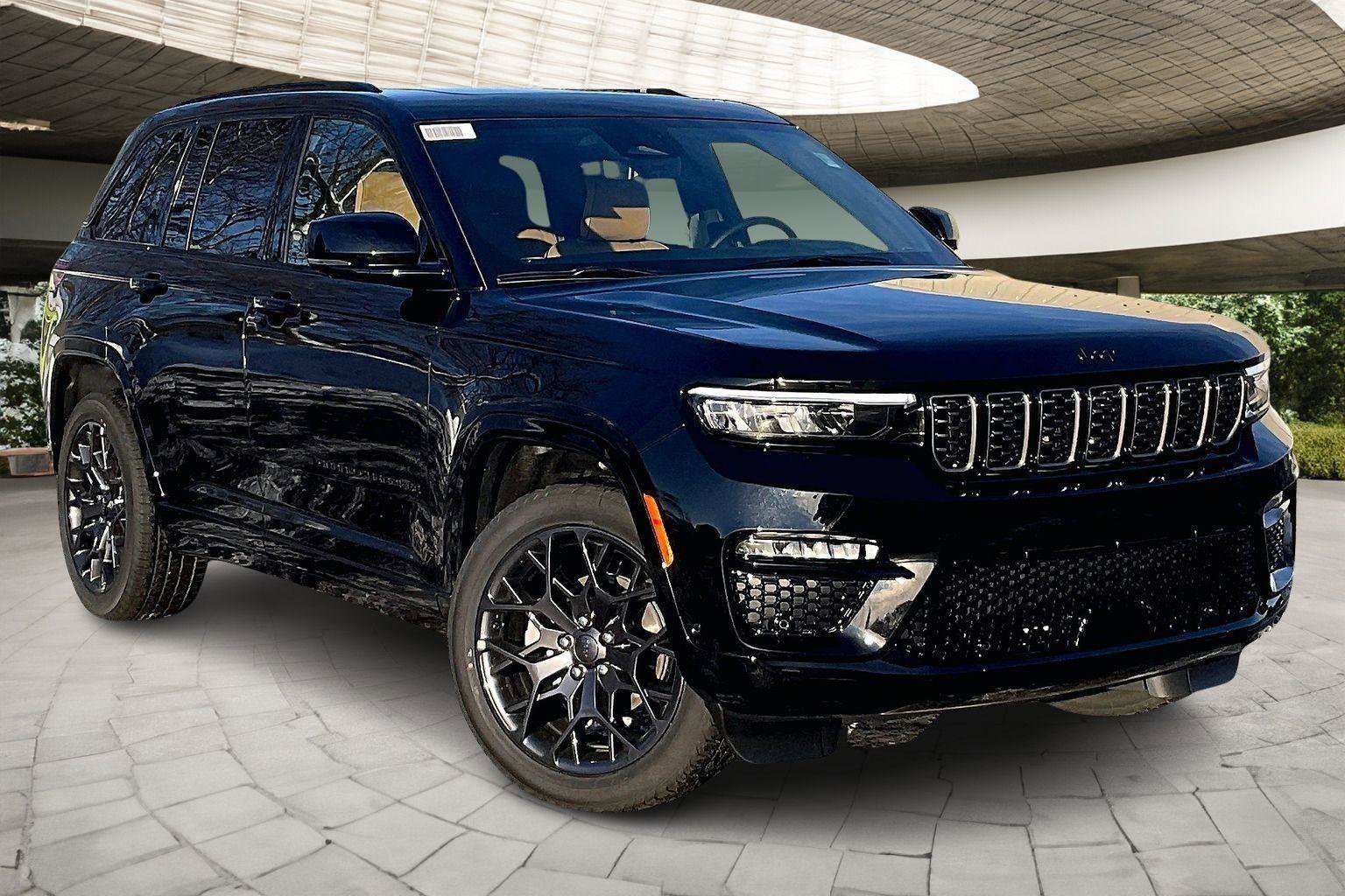 New 2025 Jeep Grand Cherokee Summit image 2