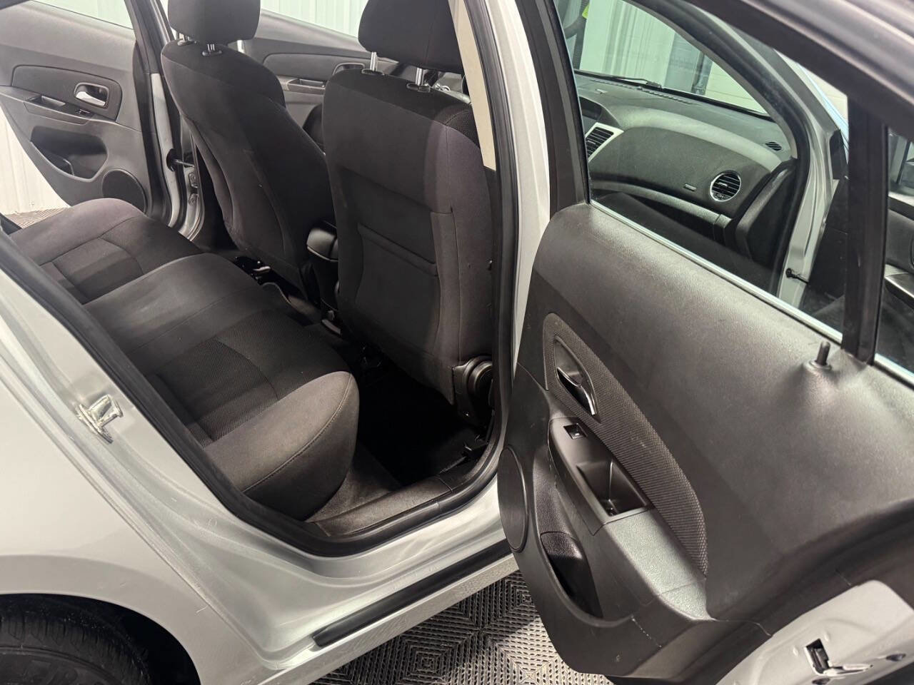 Used 2013 Chevrolet Cruze LT image 20