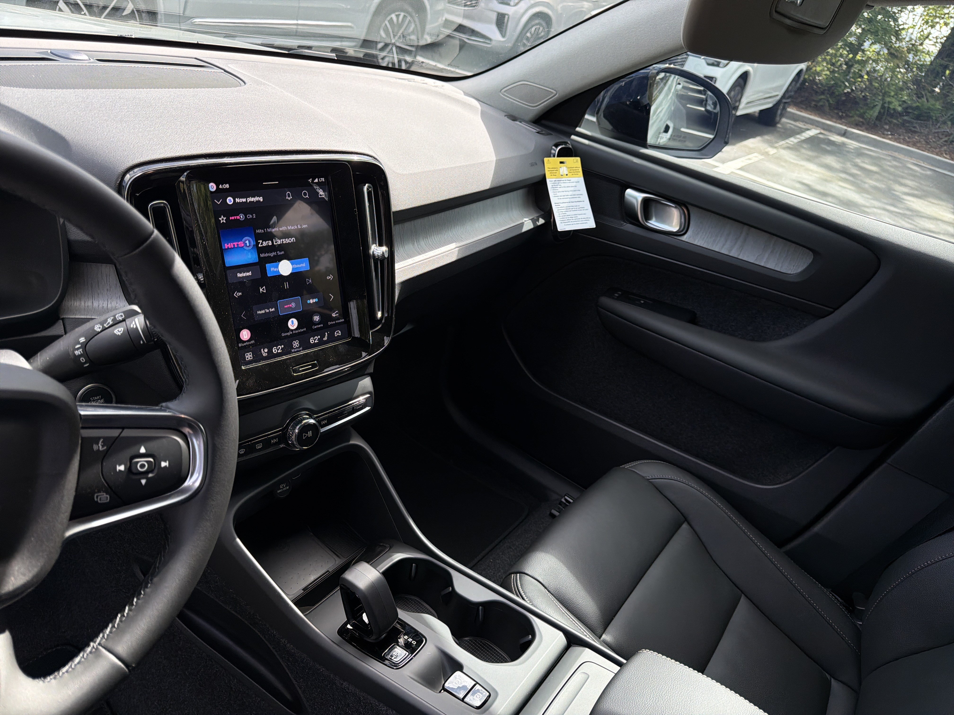 New 2026 Volvo XC40 B4 Core w/ Climate Package FWD image 17