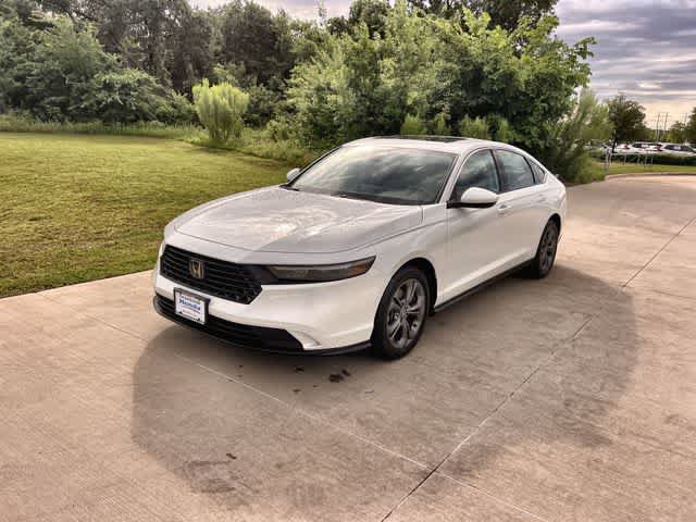 Used 2024 Honda Accord EX image 2