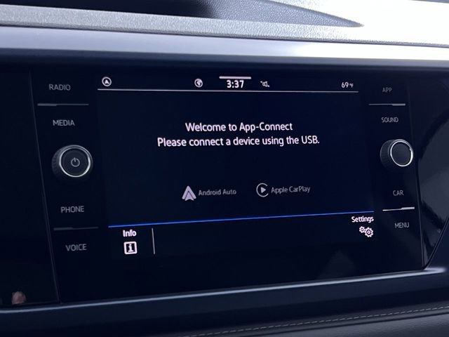 Used 2024 Volkswagen Taos SE image 24