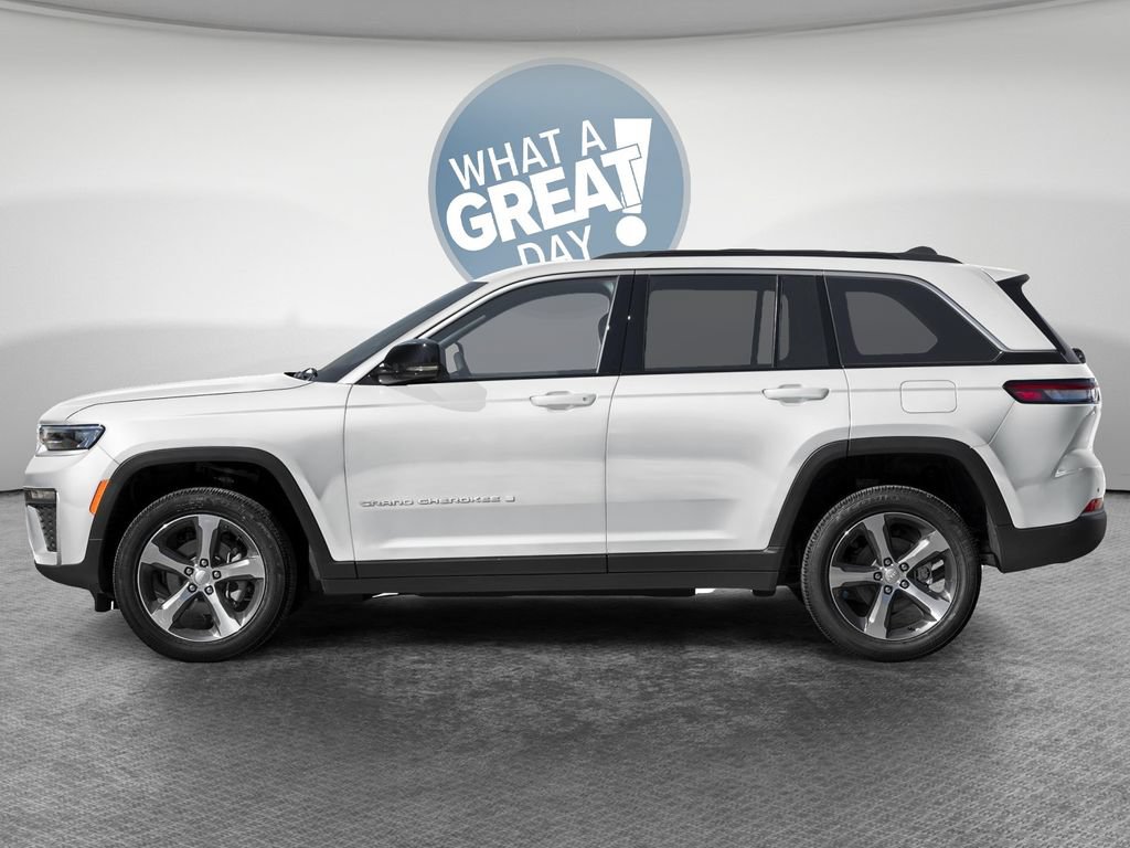 New 2027 Jeep Grand Cherokee Altitude AWD/4WD image 3