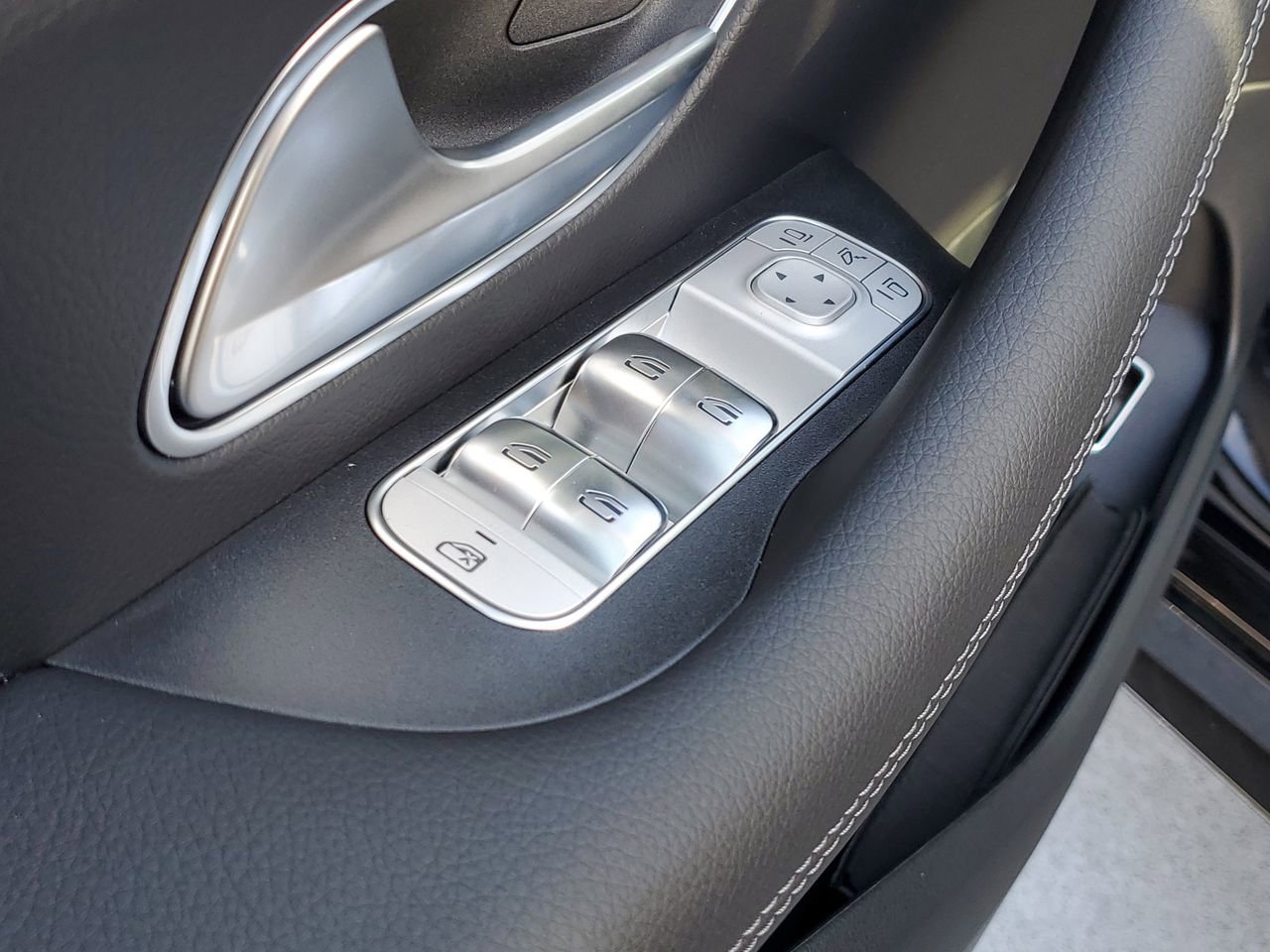 New 2025 Mercedes-Benz GLE 350 4MATIC image 18