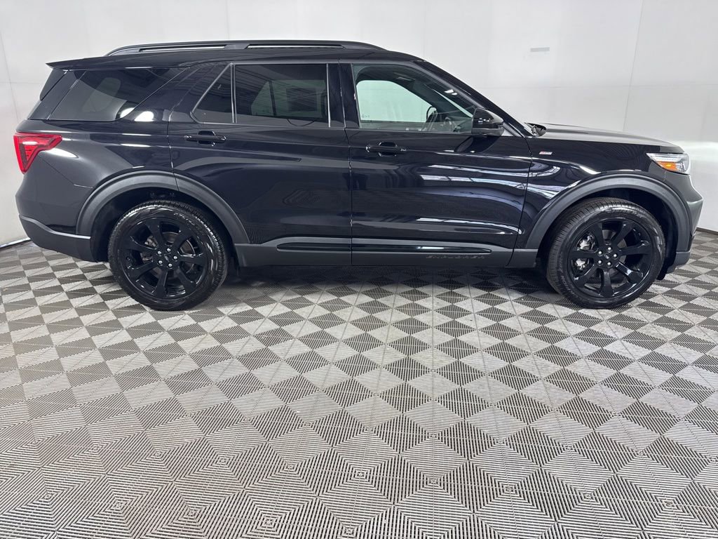 Used 2023 Ford Explorer ST-Line image 12