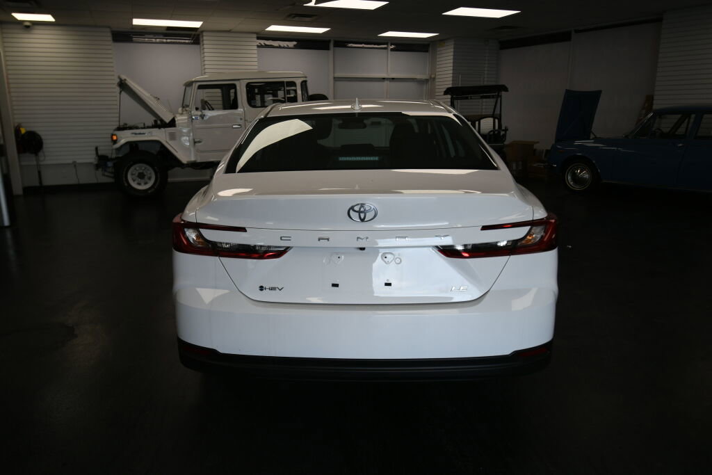 Used 2025 Toyota Camry LE image 6