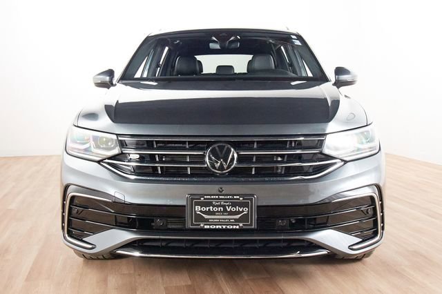 Used 2024 Volkswagen Tiguan SEL R-Line w/ MDO Package, Two-Row AWD/4WD image 2