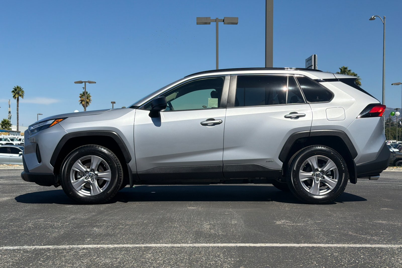 Used 2024 Toyota RAV4 LE AWD/4WD image 7