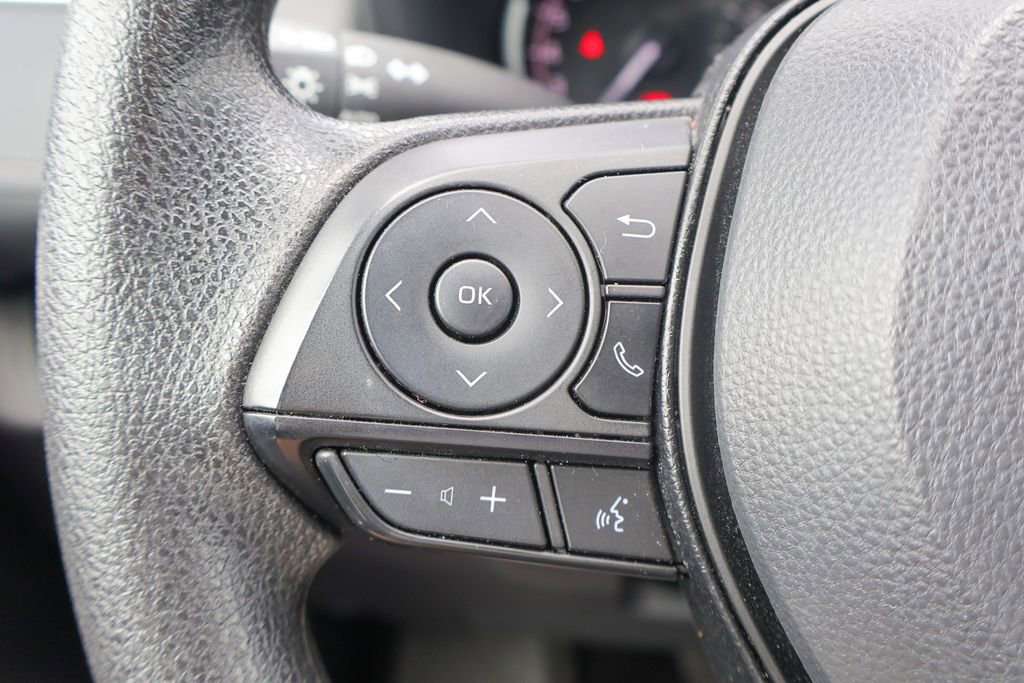 Used 2025 Toyota RAV4 XLE image 13