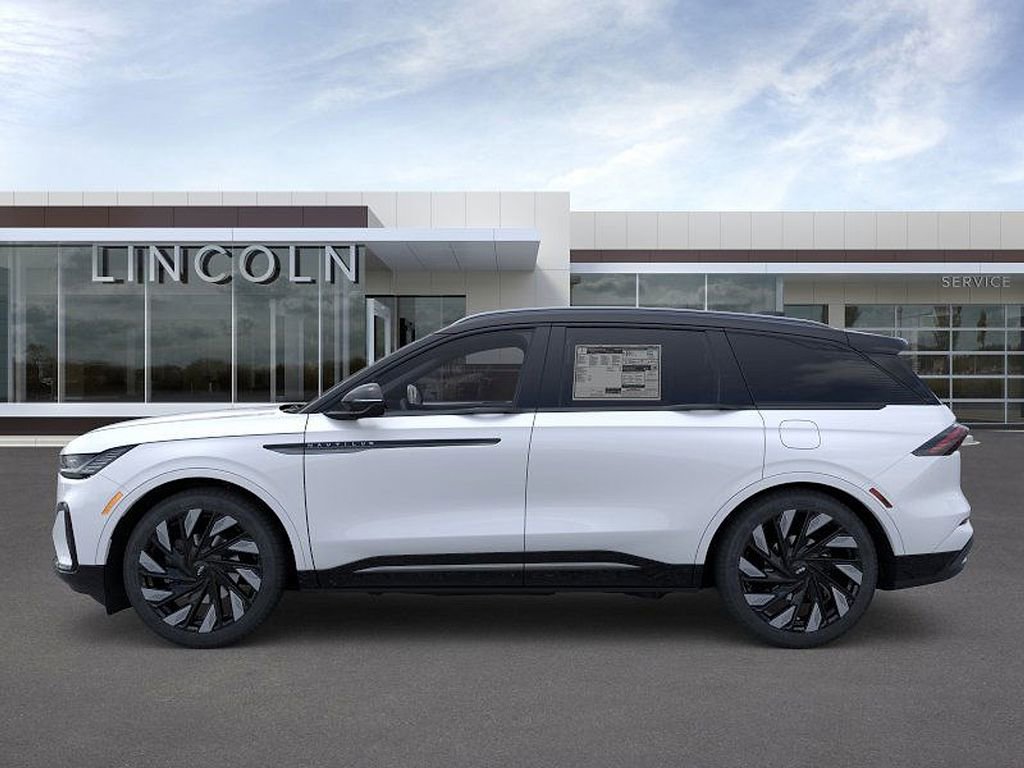 New 2026 Lincoln Nautilus Reserve w/ Jet Appearance Package image 3