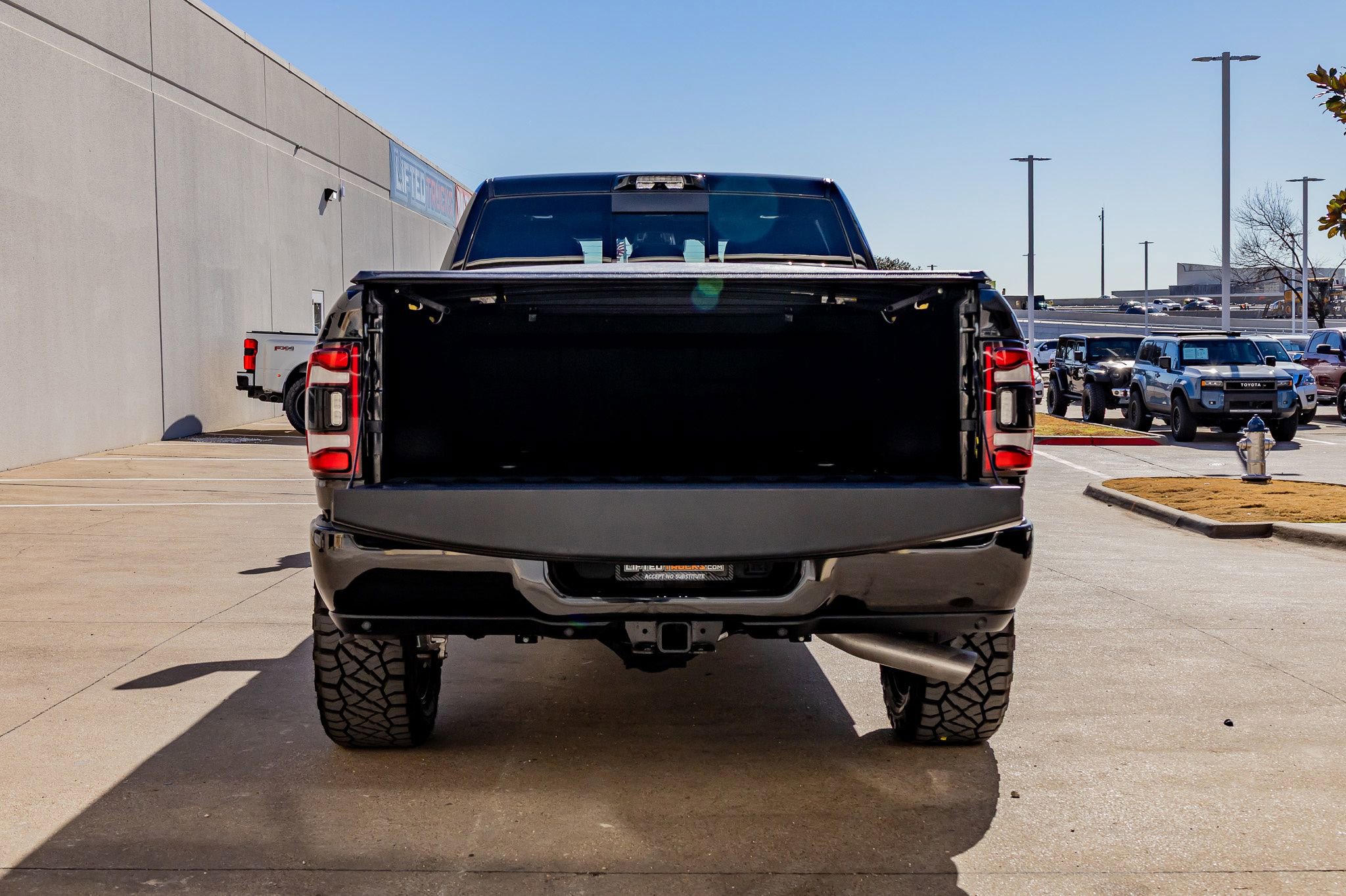 Used 2024 RAM 2500 Limited image 9