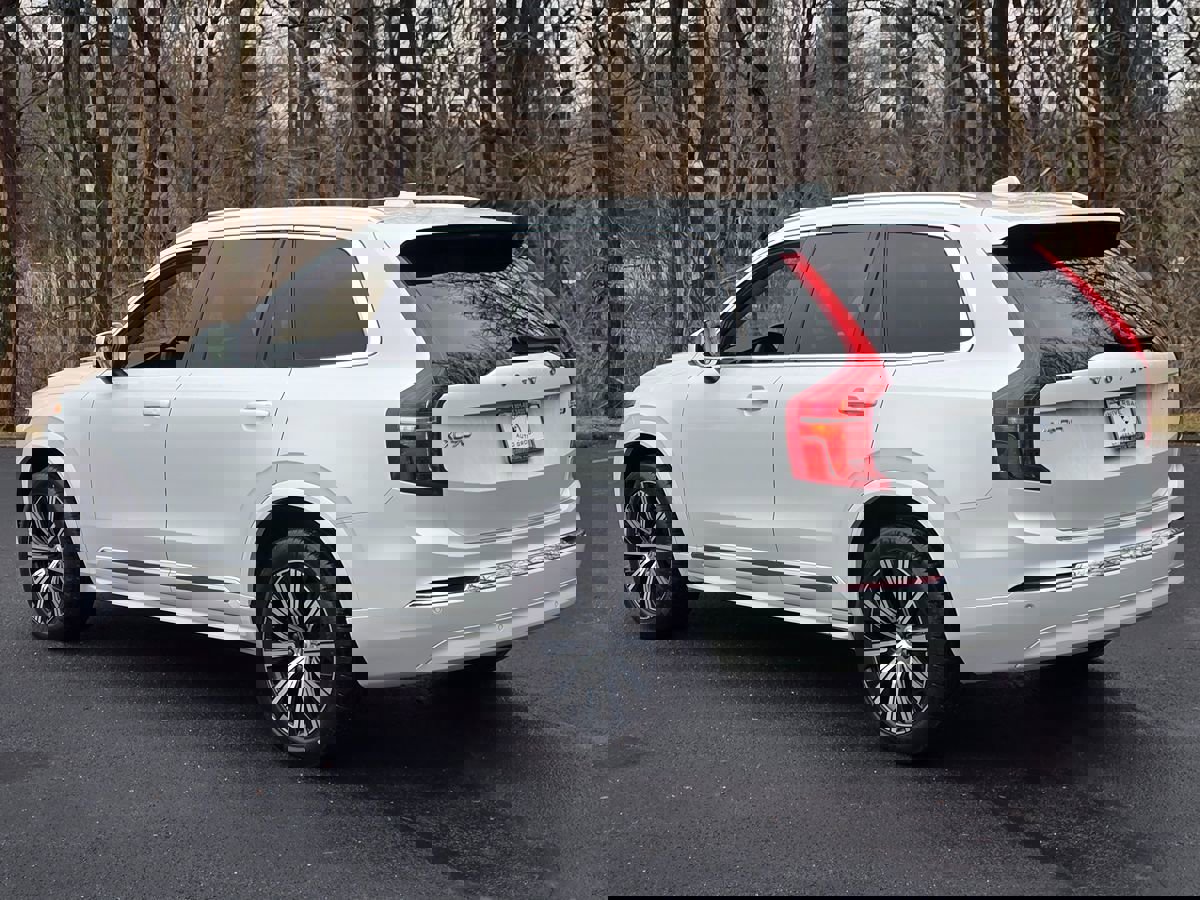 Used 2024 Volvo XC90 B5 Core w/ Climate Package image 4