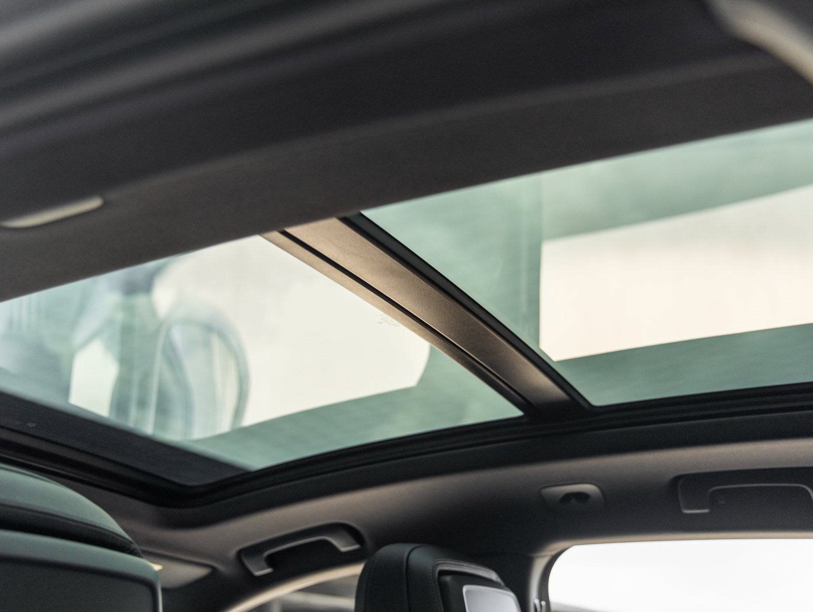 New 2026 Porsche Macan image 25