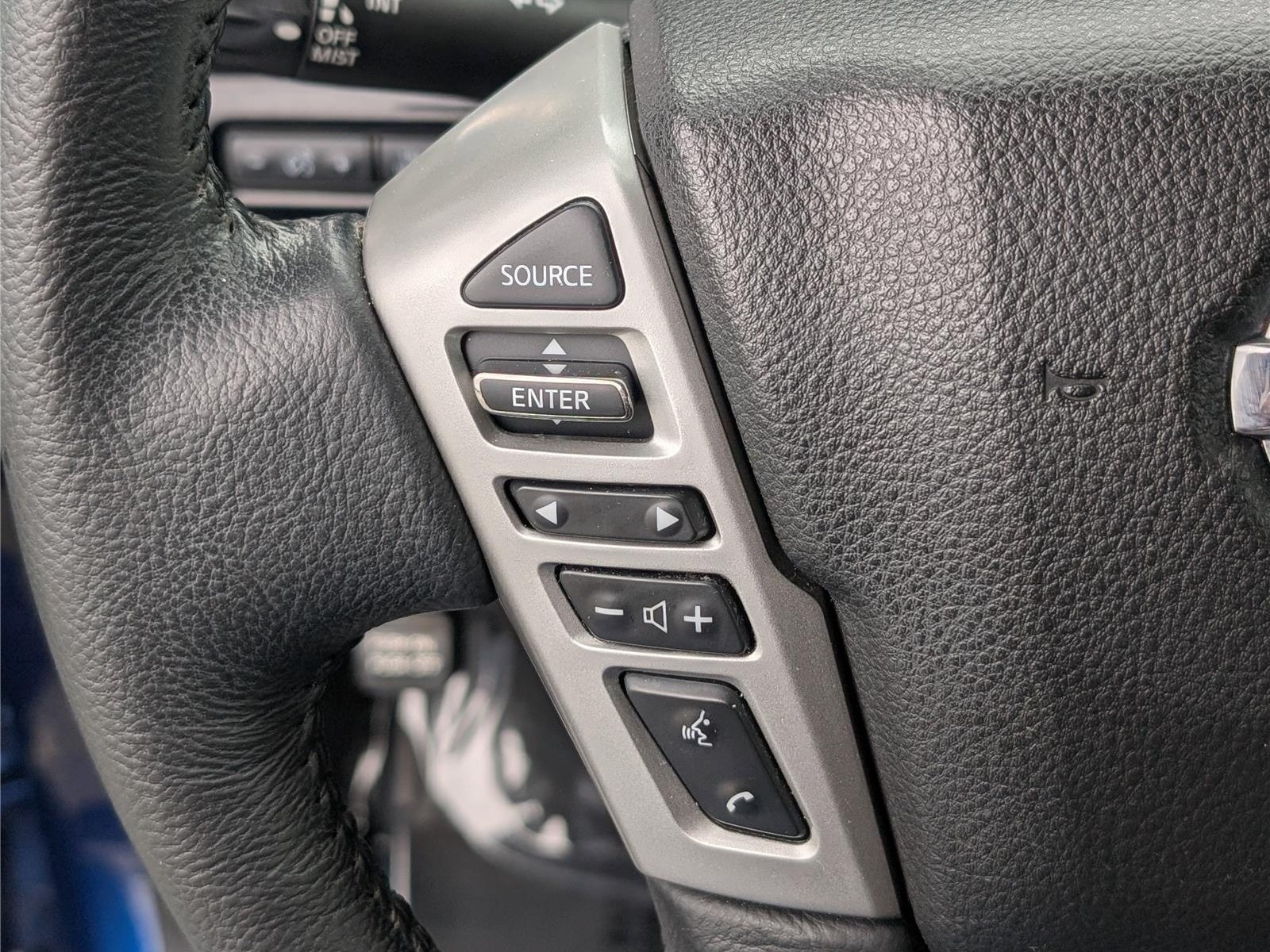 Used 2020 Nissan Titan SV w/ SV Convenience Package AWD/4WD image 21