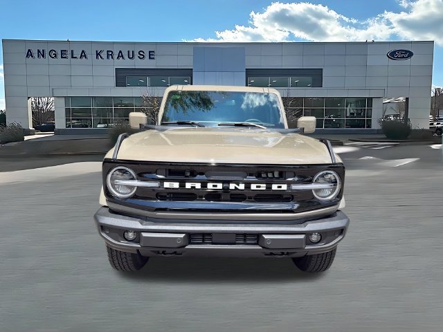 New 2026 Ford Bronco Outer Banks AWD/4WD image 2