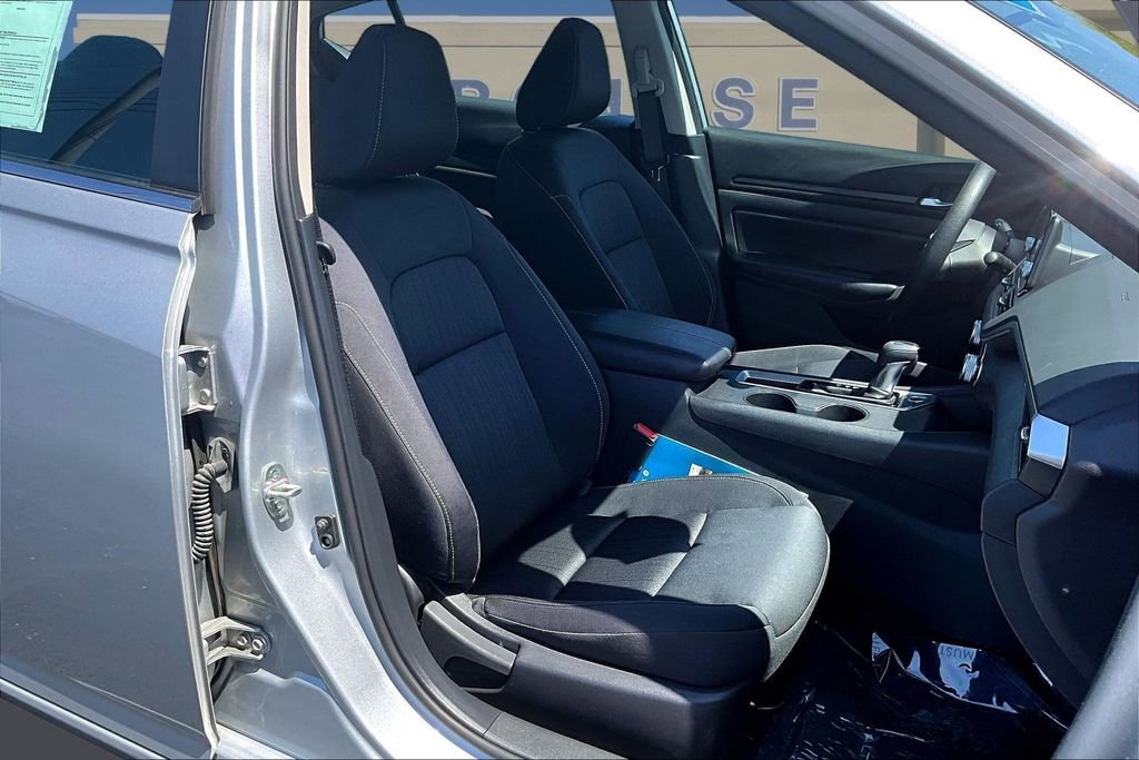 Used 2022 Nissan Altima 2.5 S FWD image 29