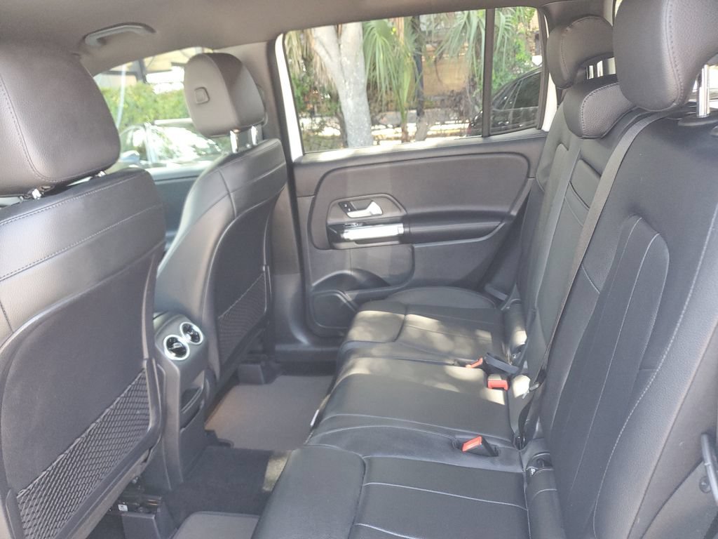 Used 2021 Mercedes-Benz GLB 250 4MATIC image 16