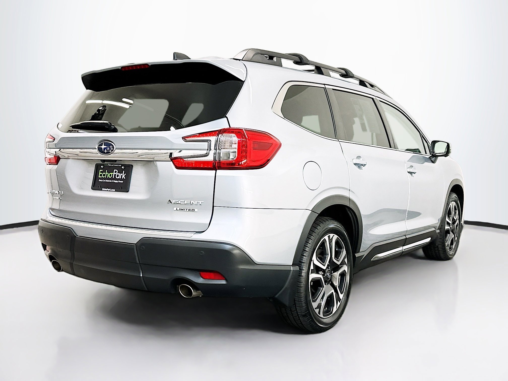 Used 2023 Subaru Ascent Limited w/ Technology Package image 9