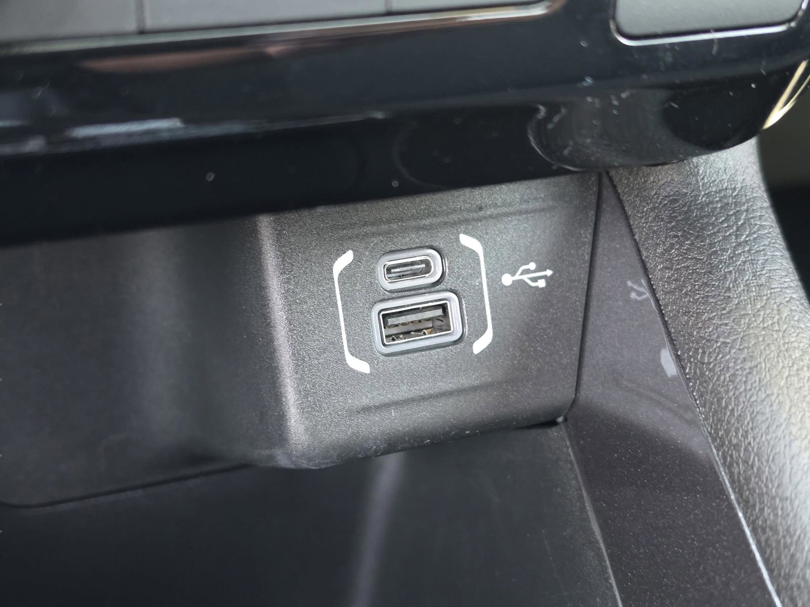 Used 2025 Jeep Compass Sport image 25