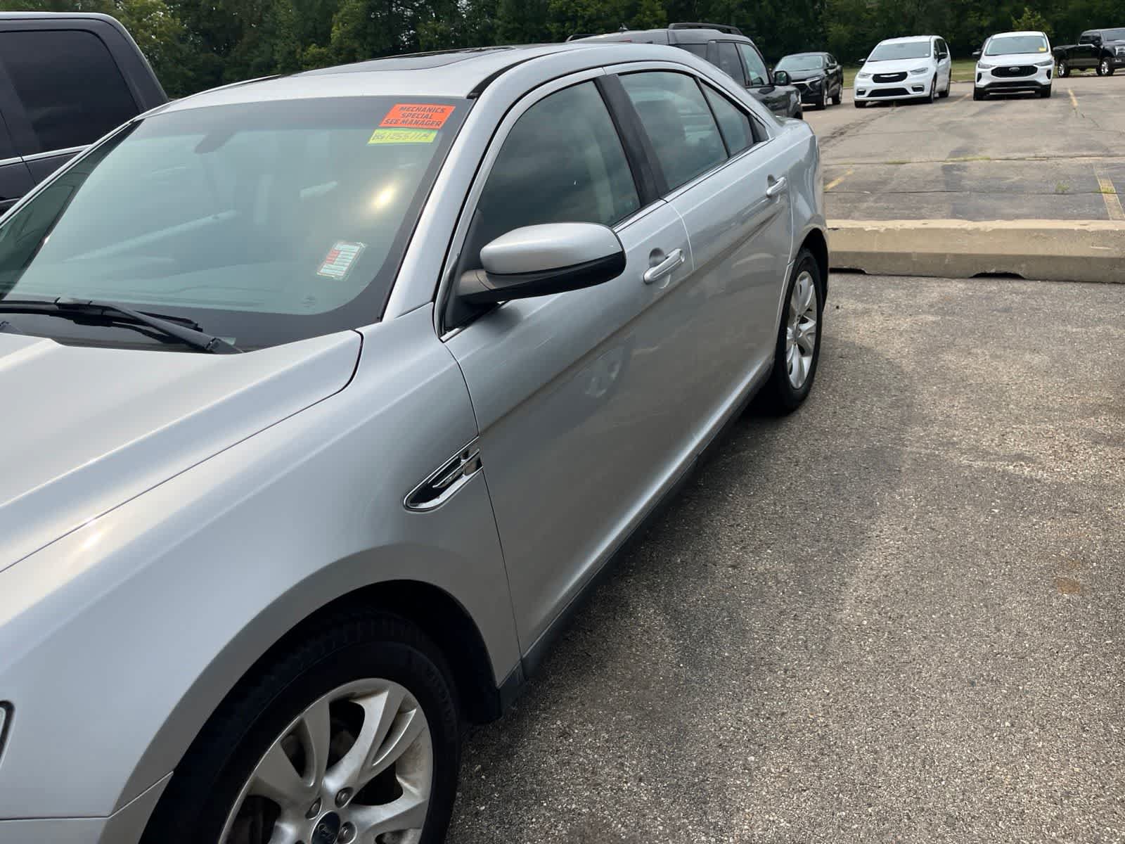 Used 2011 Ford Taurus SEL w/ 201A Rapid Spec Order Code FWD image 7