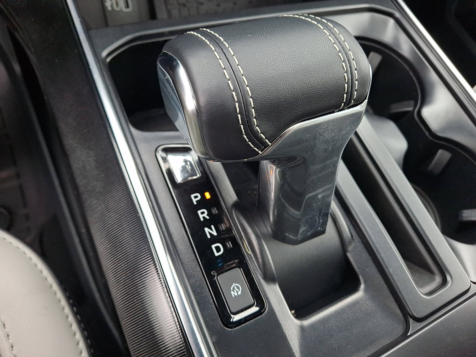 Used 2025 Ford F150 Lightning Platinum image 15