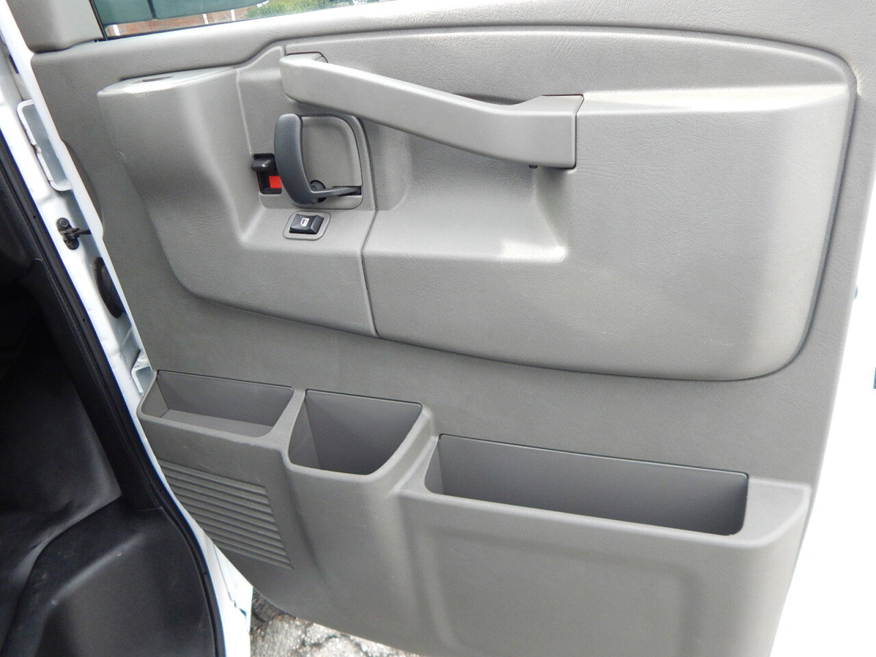 Used 2024 Chevrolet Express 2500 w/ Driver Convenience Package image 23