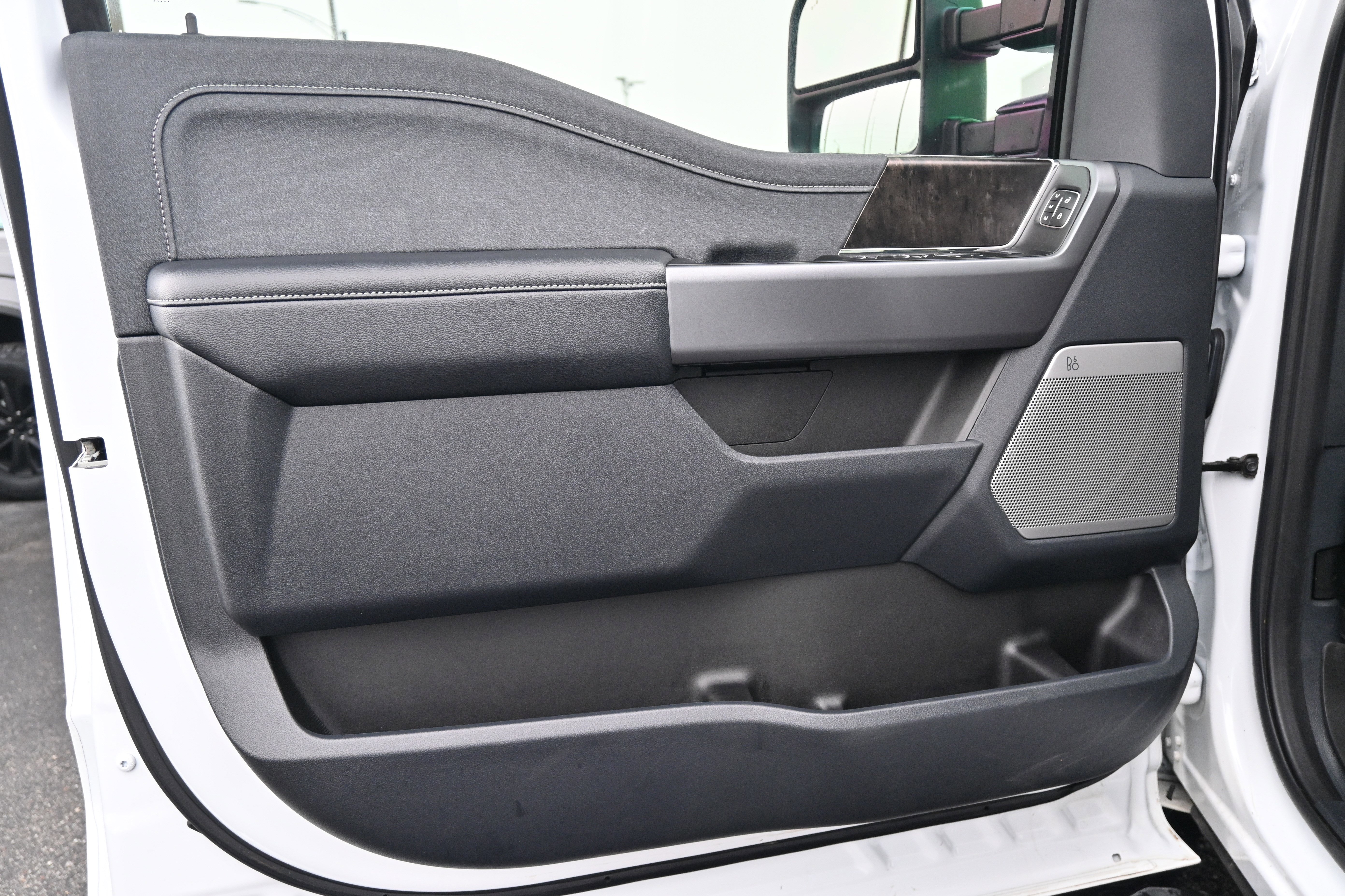 Used 2024 Ford F250 Lariat w/ Lariat Ultimate Package image 16