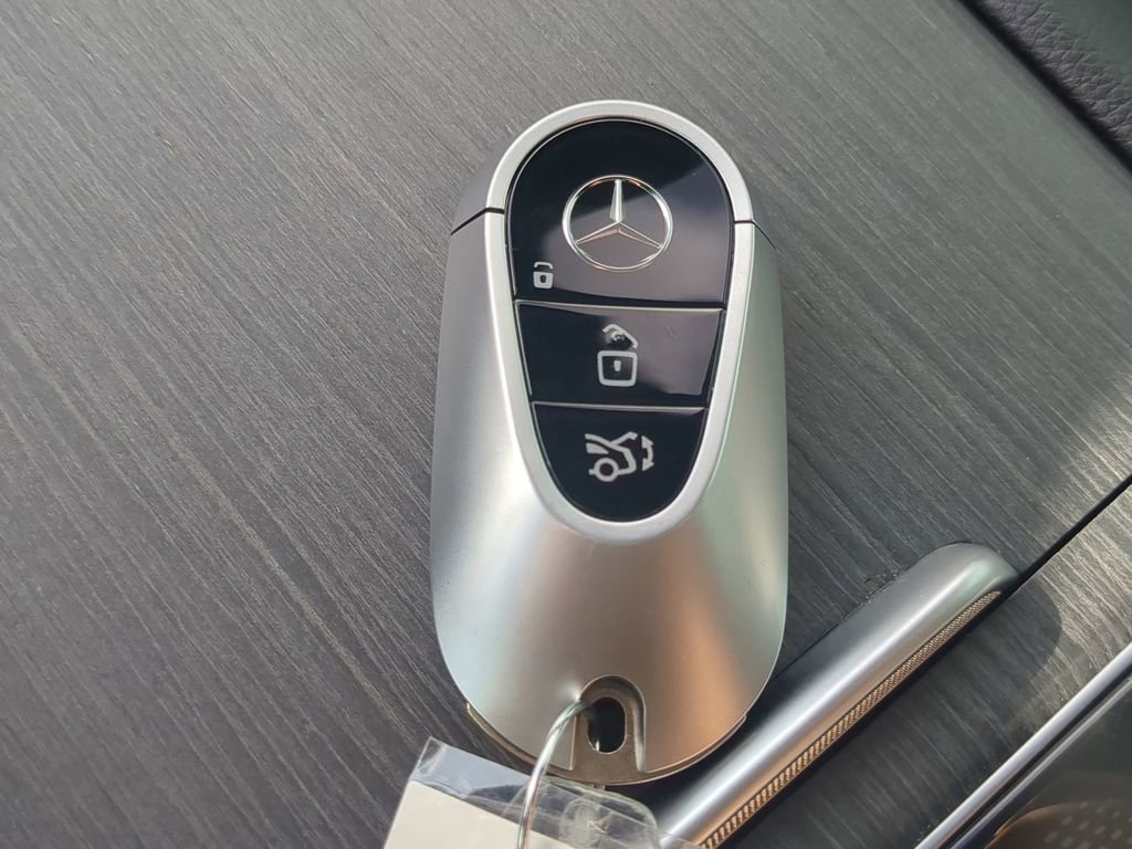 Certified 2023 Mercedes-Benz EQS 580 4MATIC SUV image 27