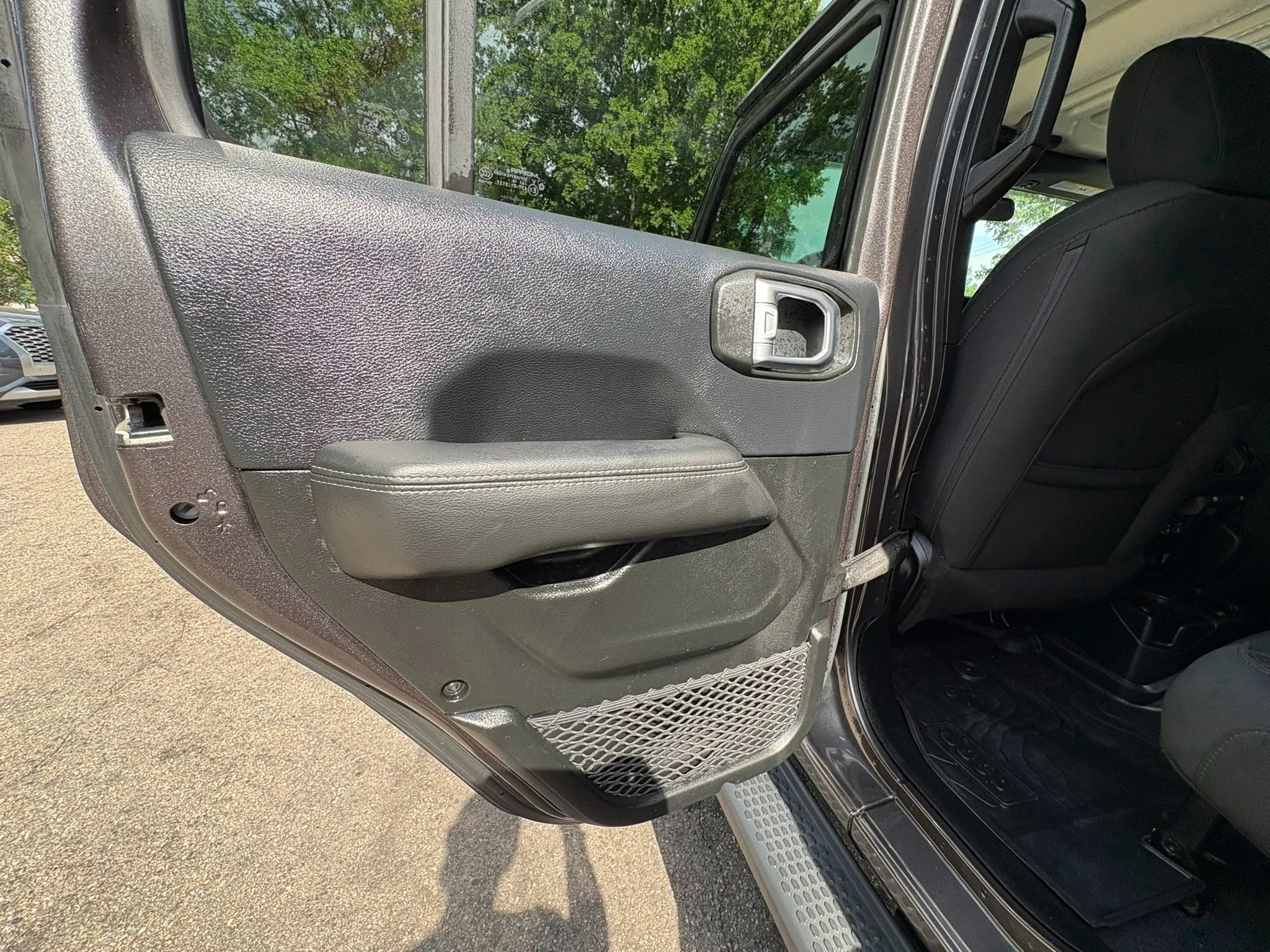 Used 2019 Jeep Wrangler Unlimited Sahara w/ LED Lighting Group AWD/4WD image 27