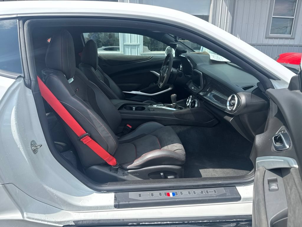 Used 2018 Chevrolet Camaro ZL1 RWD image 34
