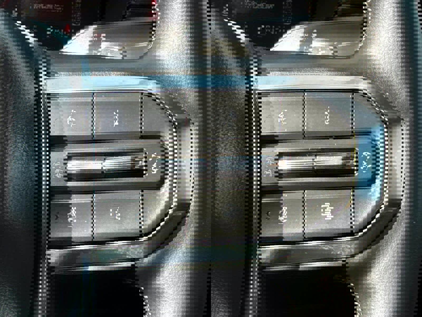 Used 2025 GMC Acadia Elevation image 19