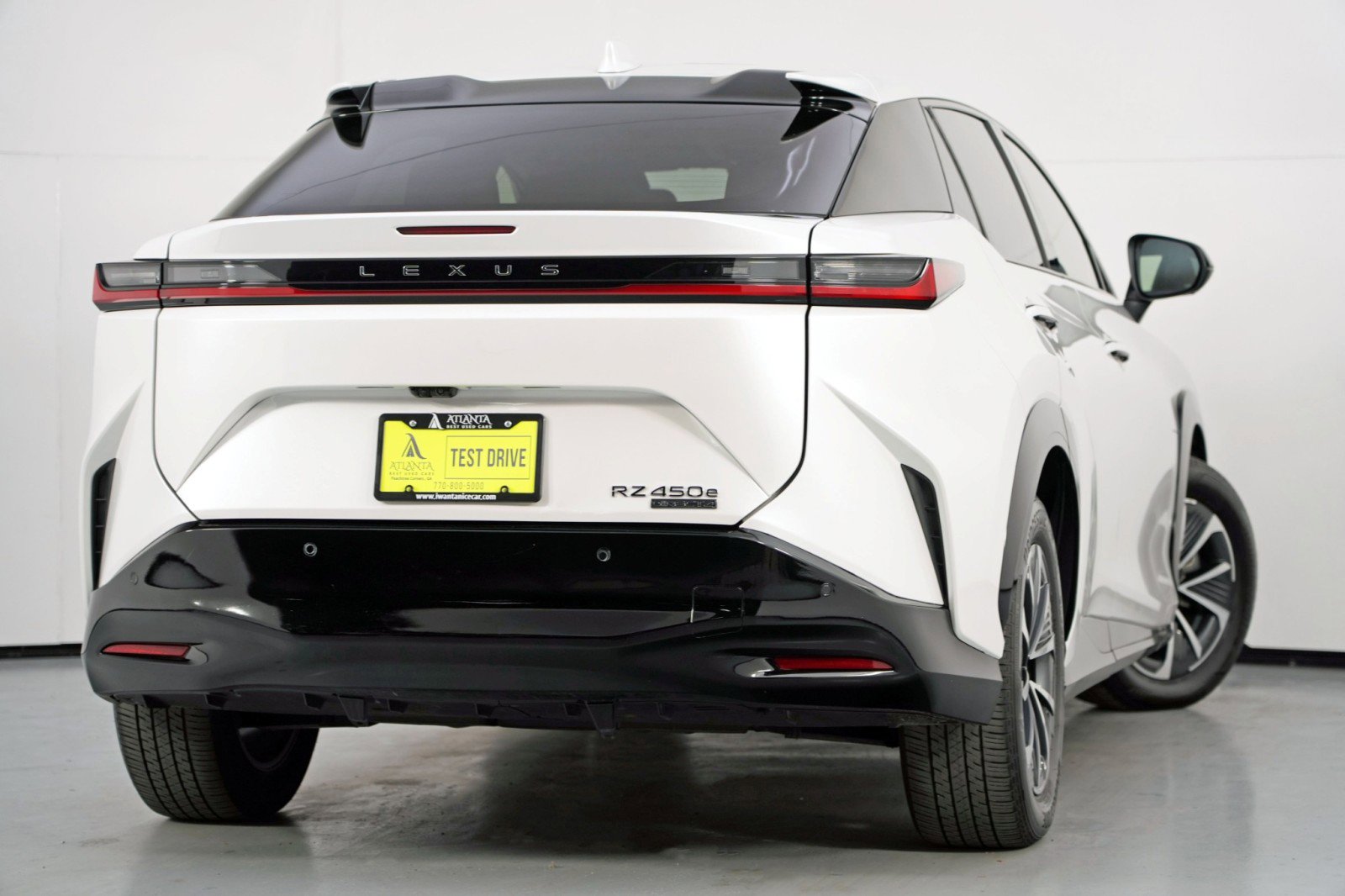 Used 2023 Lexus RZ 450e Premium w/ Accessory Package (2T) image 4