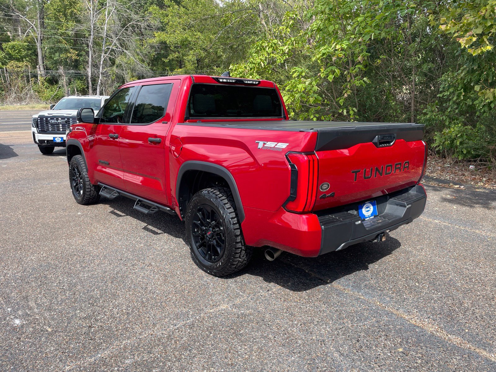 Used 2022 Toyota Tundra SR5 AWD/4WD image 3