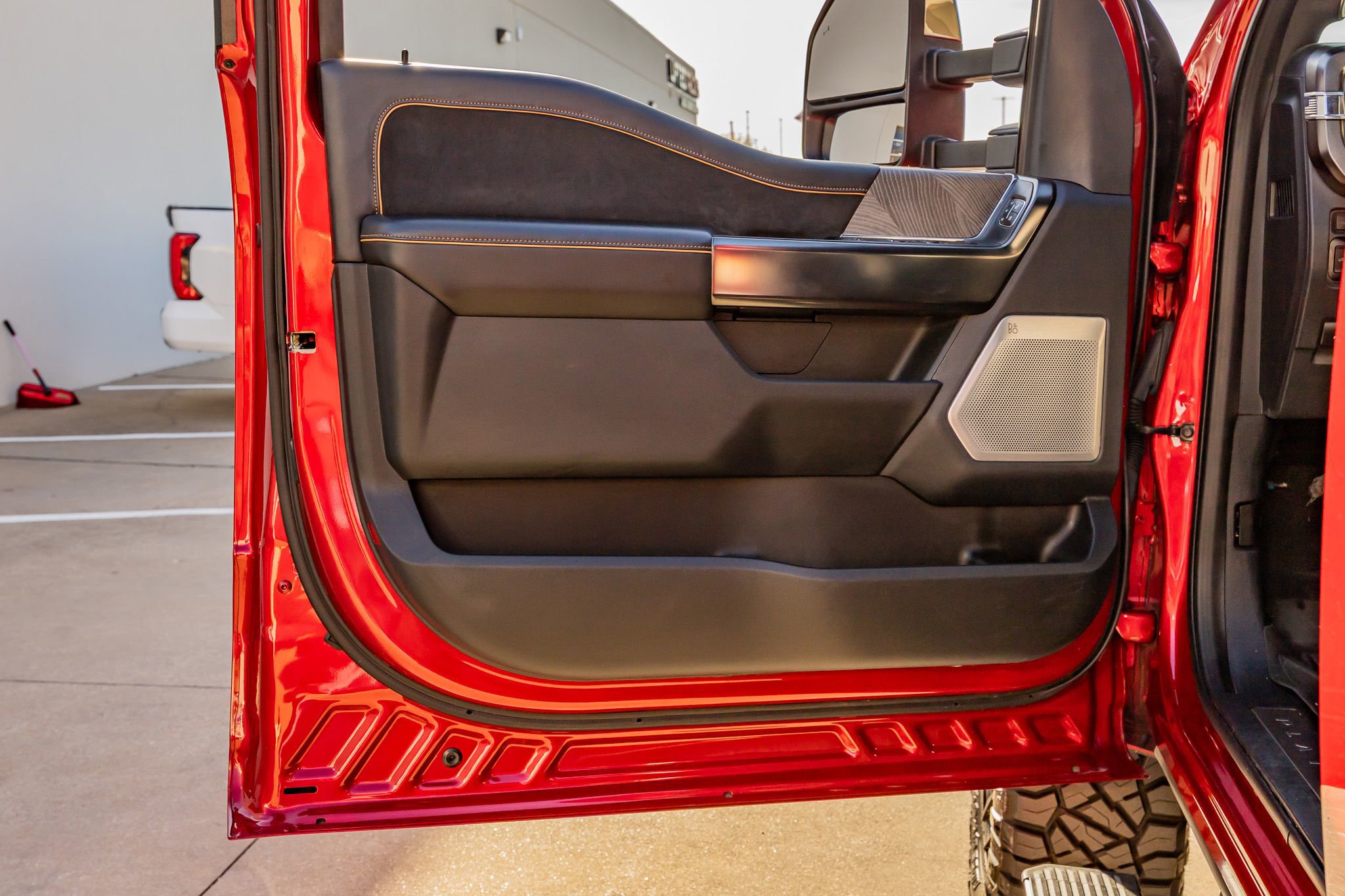 Used 2024 Ford F350 Platinum image 34