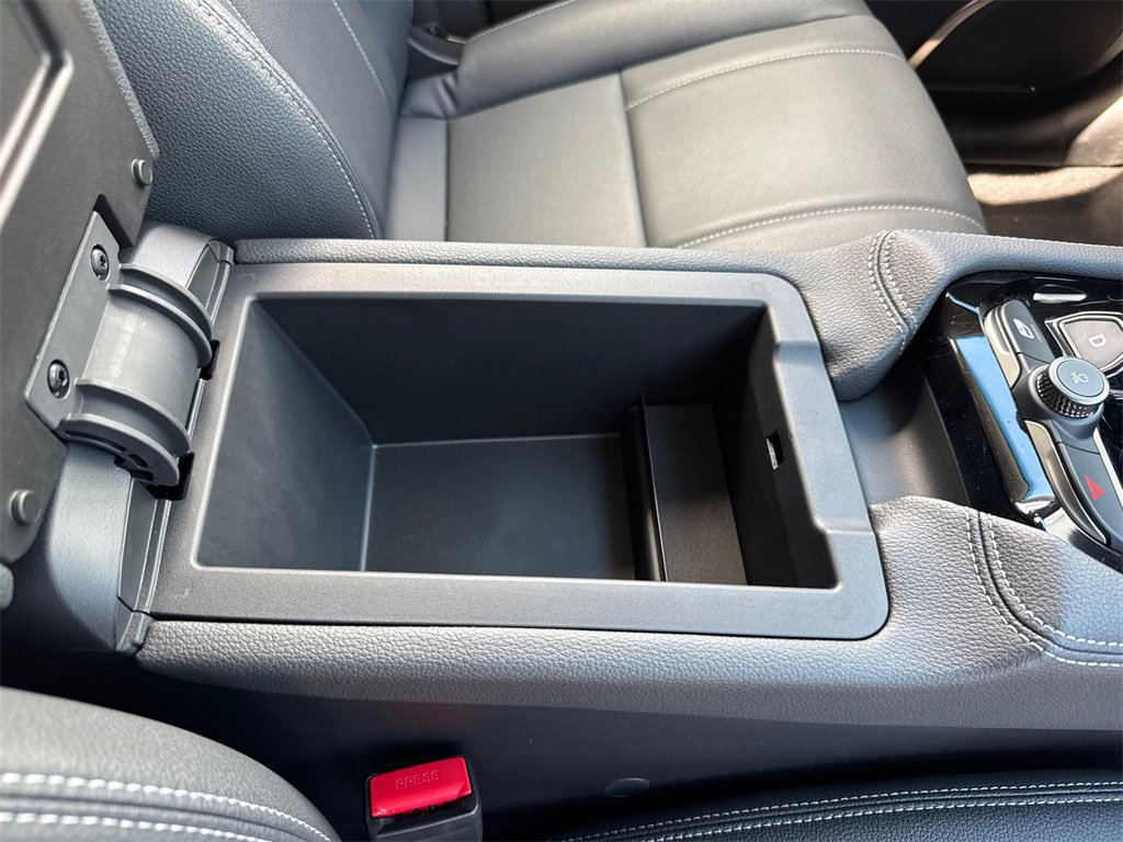 New 2025 VinFast VF 8 Eco image 15