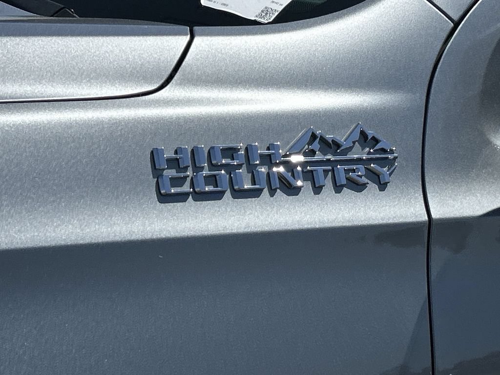 Used 2024 Chevrolet Tahoe High Country AWD/4WD image 33