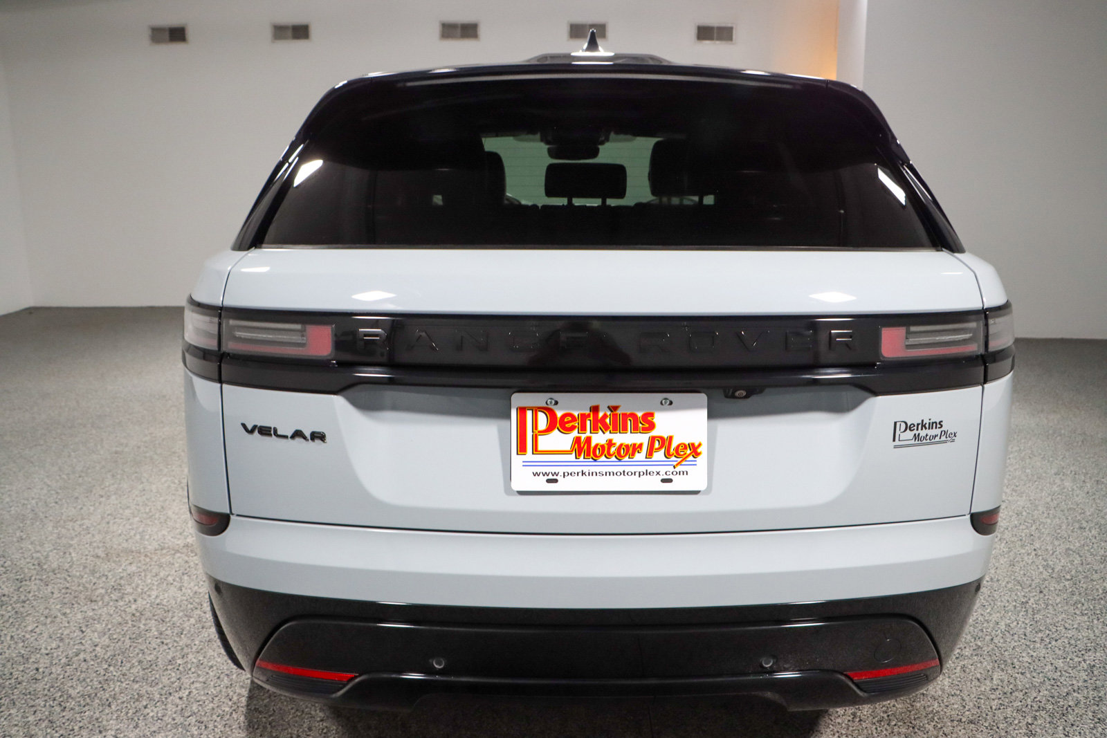 Used 2024 Land Rover Range Rover Velar Dynamic SE image 8