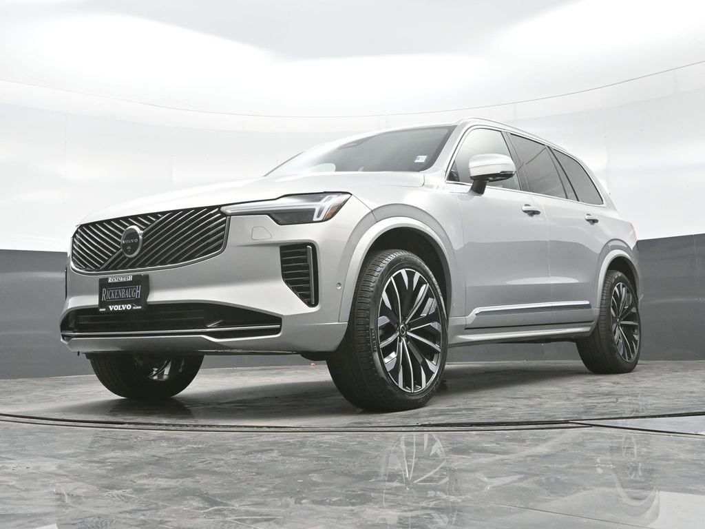 Used 2025 Volvo XC90 B6 Plus image 24