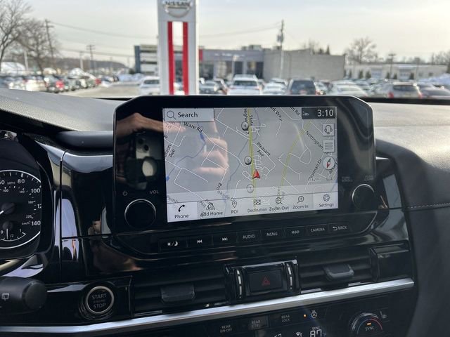 Used 2024 Nissan Pathfinder SL w/ Black Appearance Package image 20