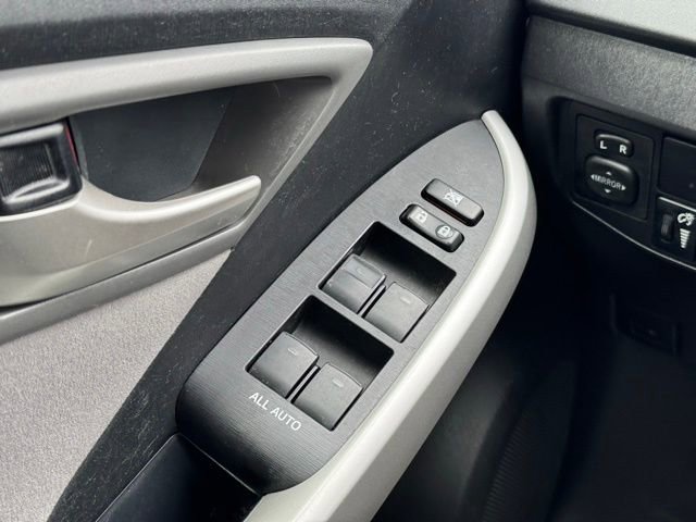 Used 2012 Toyota Prius Two image 33