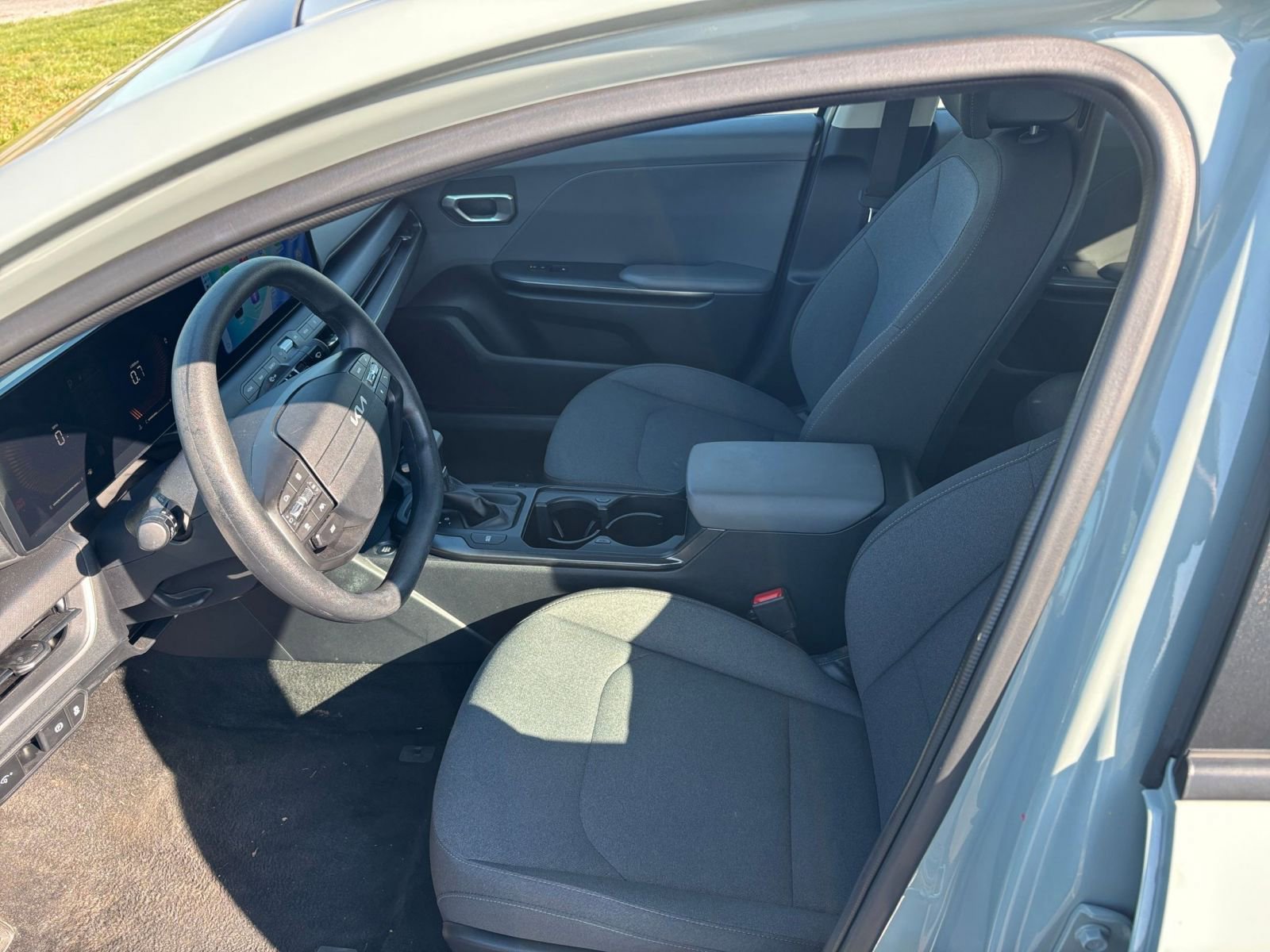 Used 2025 Kia K4 FWD image 25