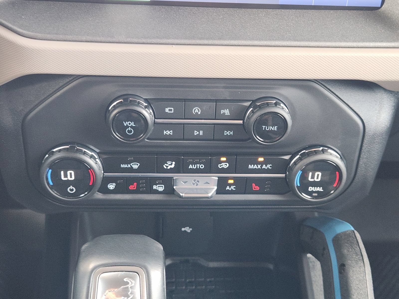 Used 2024 Ford Bronco Wildtrak AWD/4WD image 19