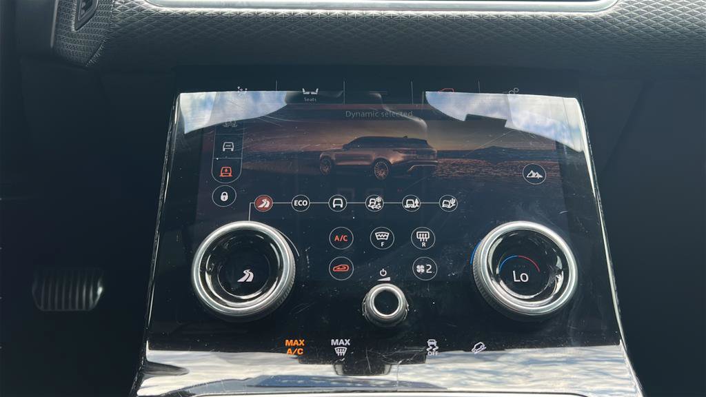 Used 2018 Land Rover Range Rover Velar R-Dynamic SE AWD/4WD image 29