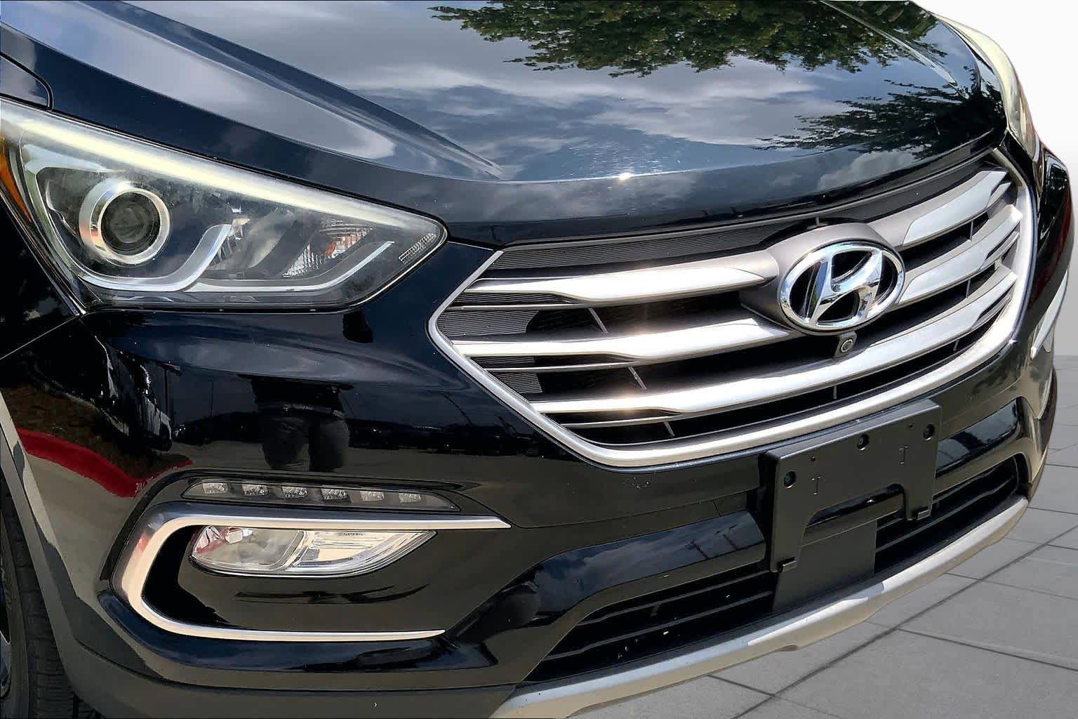 Used 2017 Hyundai Santa Fe Sport w/ 2.0T Ultimate Tech Package 05 FWD image 32
