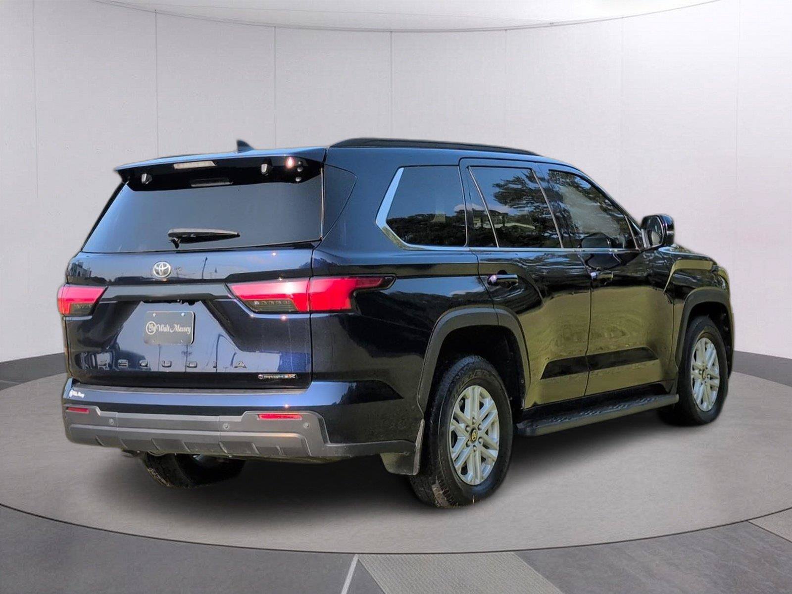 Used 2025 Toyota Sequoia SR5 AWD/4WD image 7