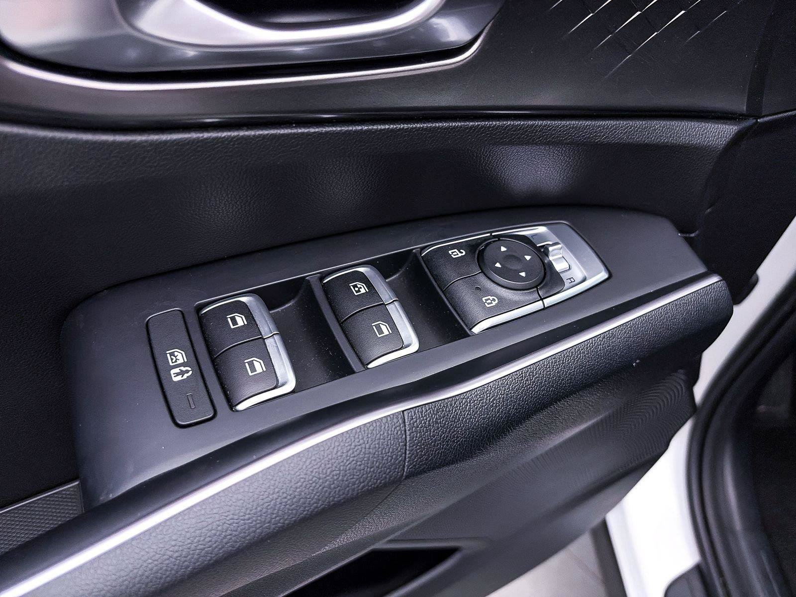 Used 2022 Kia Sorento S FWD image 18
