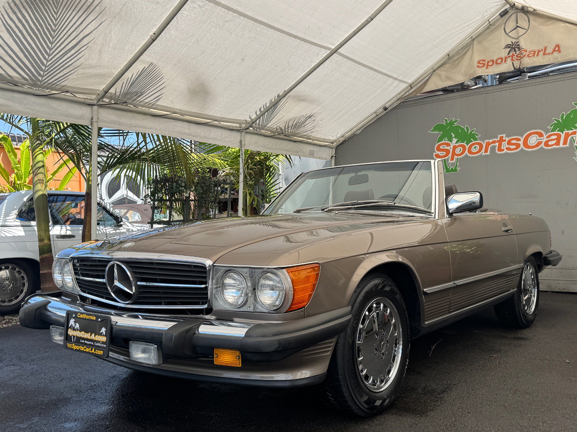 Used 1987 Mercedes-Benz 560 SL image 3