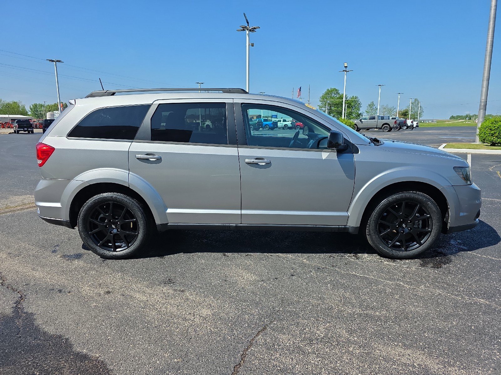 Used 2019 Dodge Journey SE w/ Connectivity Group FWD image 5